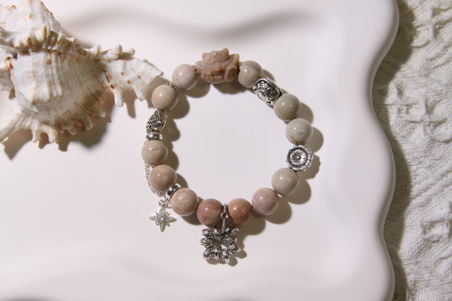 Desert Bloom Bracelet: Alaschan Agate Elegance[Alaschan Agate]