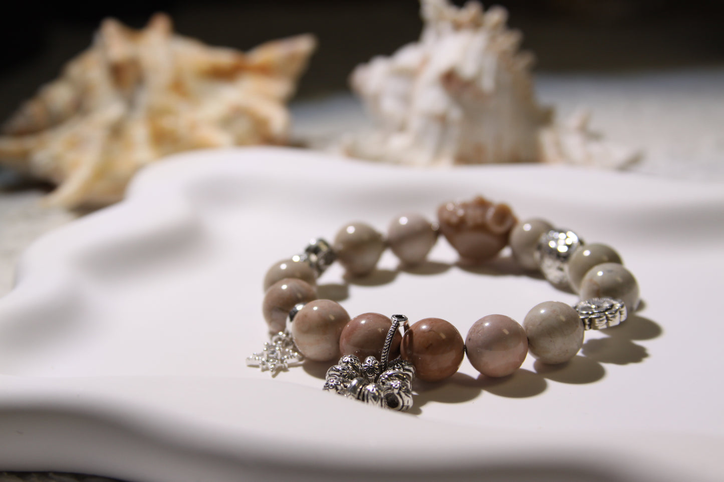 Desert Bloom Bracelet: Alaschan Agate Elegance[Alaschan Agate]